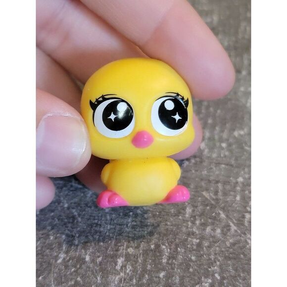 Zuru mini duckling duck chick toy figure - Picture 2 of 4
